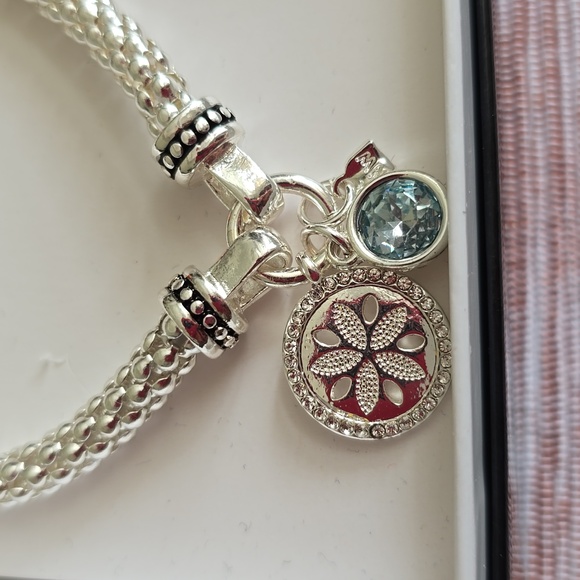 NINE WEST BRAND WOMEN'S FASHION JEWELRY BUNDLE OF 2 STRETCH BRACELETS - Picture 12 of 15